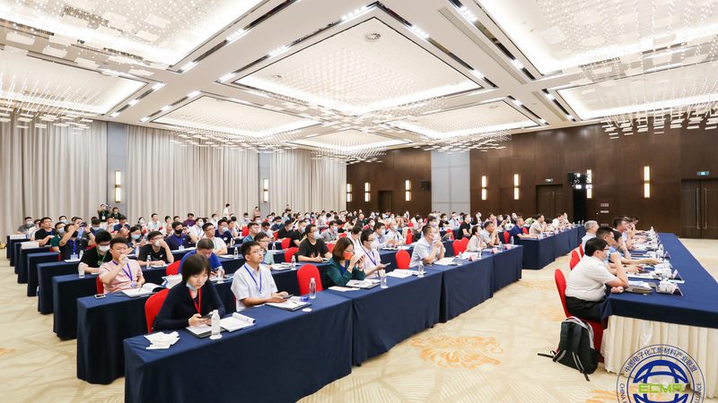 高分子材料与金属材料的较量：一场性能与成本的深层博弈